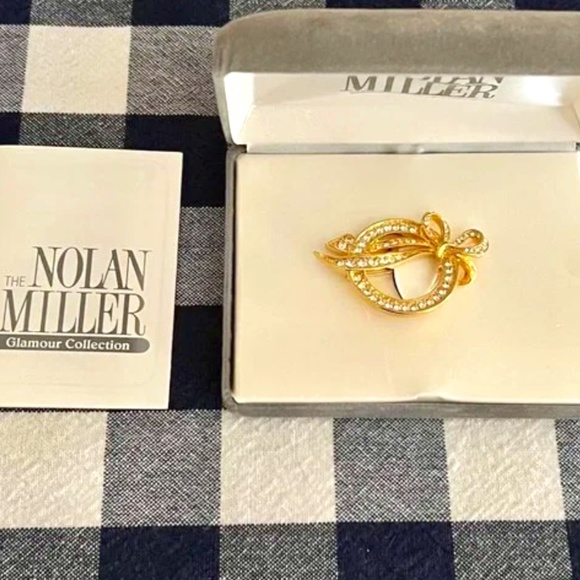 NIB Nolan Miller Crystal Heirloom Brooch Pin - Picture 3 of 7